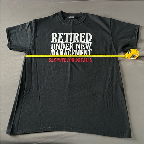 Men’s Large Retired Under New Management T-shirt NWOT - Picture 5 of 7